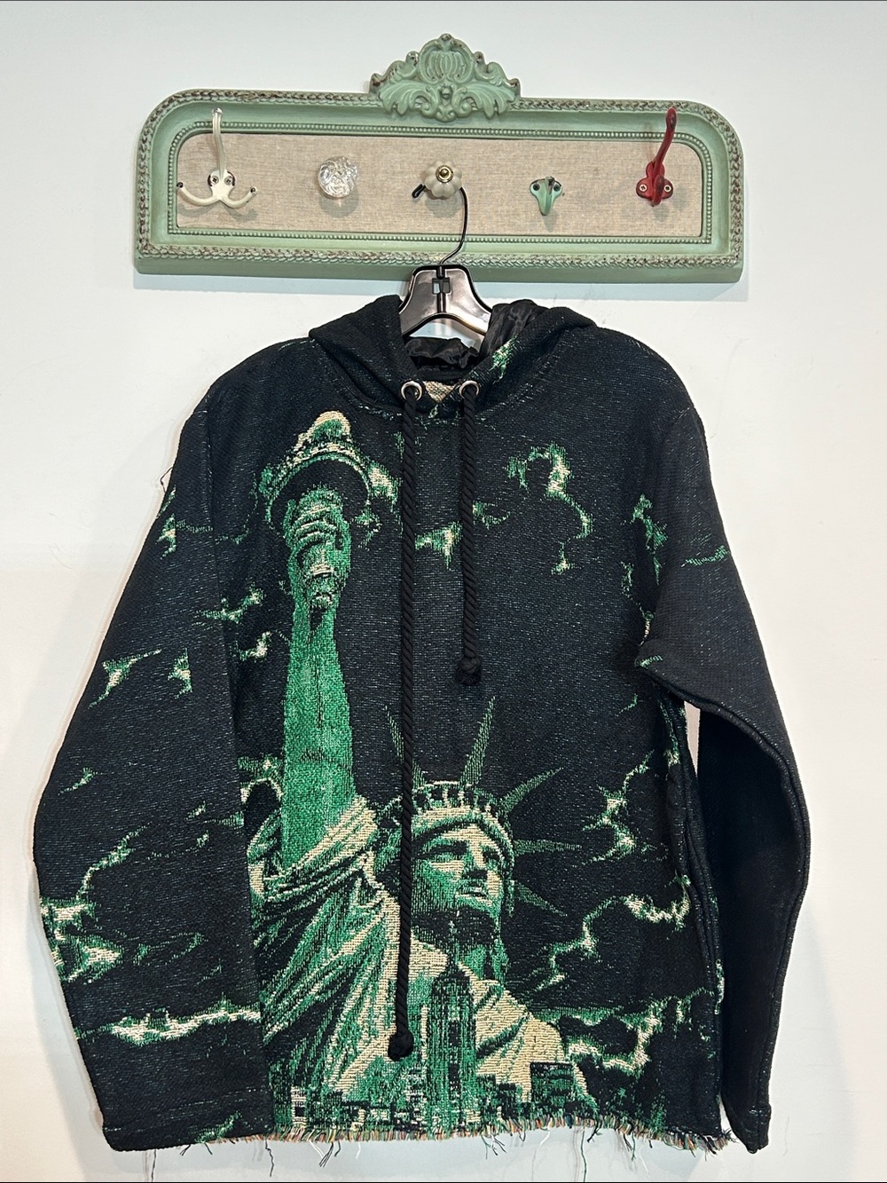 Watson Streetwear tapestry Black Hoodie with Green Statue of Liberty new medium